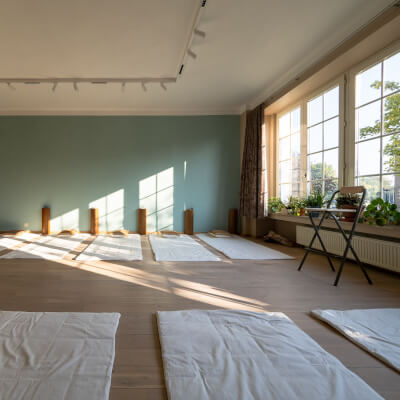 Basiscursus eutonie – de eerste stappen naar meer veerkracht en vreugde in je leven door je veilig en weldadig te verbinden met je lichaam Basiscursus eutonie – de eerste stappen naar meer veerkracht en vreugde in je leven door je veilig en weldadig te verbinden met je lichaam